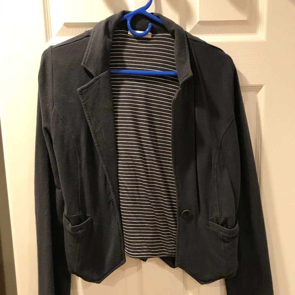 Hinge jacket